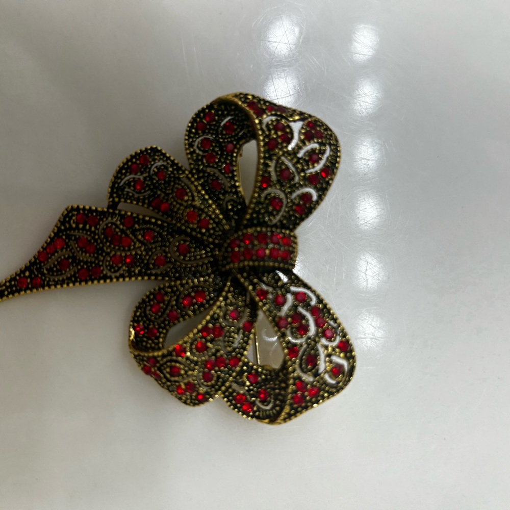 Ruby, Rhinestone Beautiful Bow Brooch. Large Size… - image 3